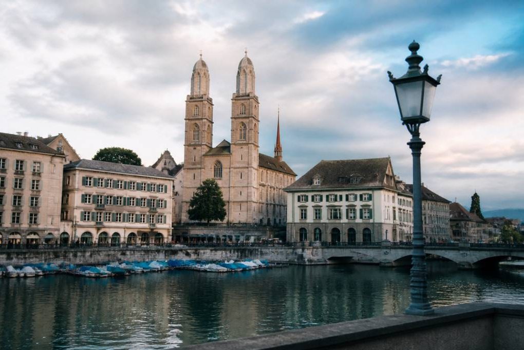 Gare Zurich : guide pratique pour découvrir la ville et ses environs