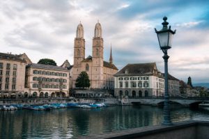 Gare Zurich : guide pratique pour découvrir la ville et ses environs